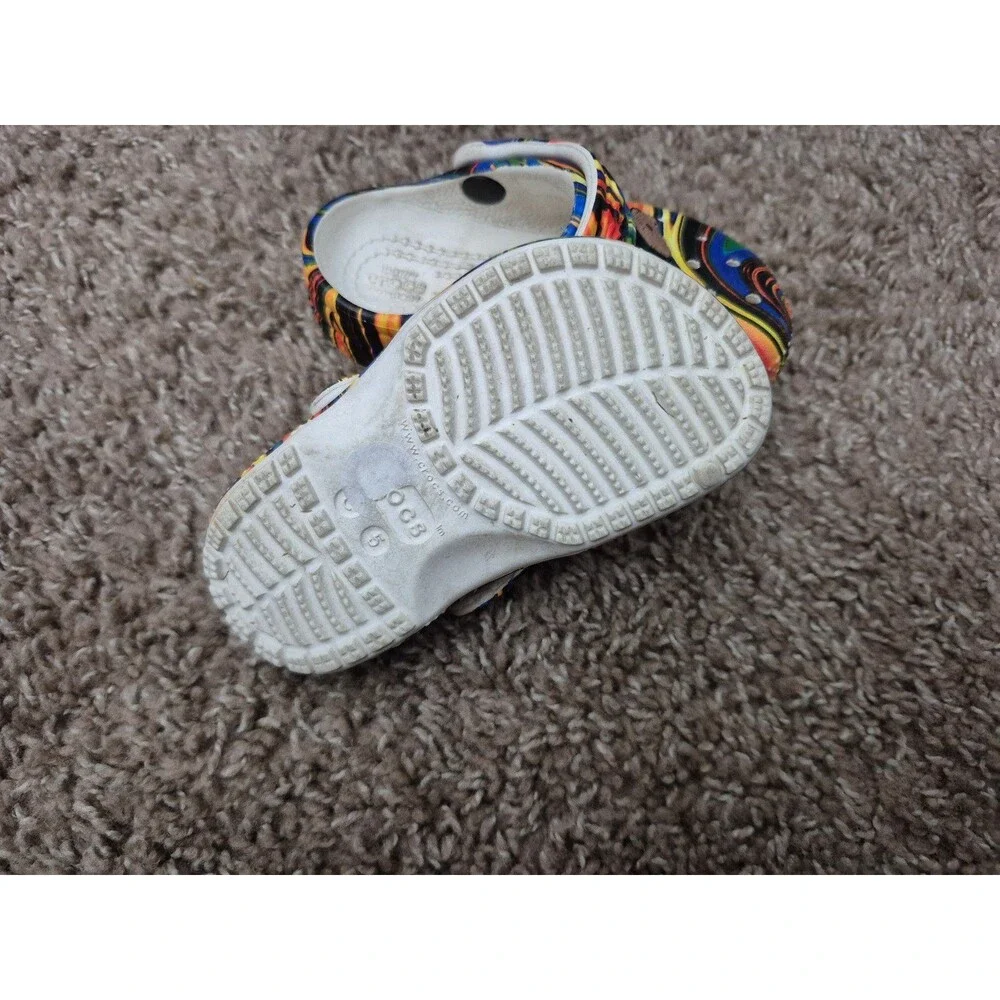 CROCS check out